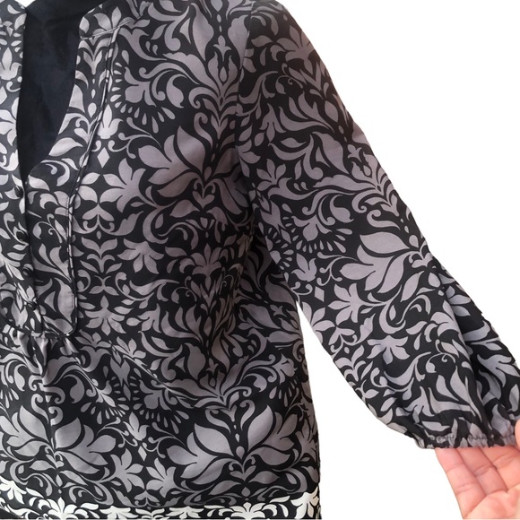 Ann Taylor Loft Dark Floral Blouse size Small - Picture 5 of 9